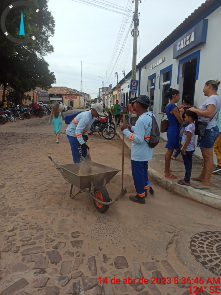 Equipe de limpeza em ação