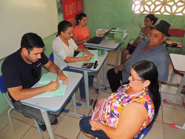 A equipe da SEMAS também promoveu emissão de documentos pessoais 
como CPF e RG, inscrições para a compra direta pelo município de produtos da 
agricultura familiar